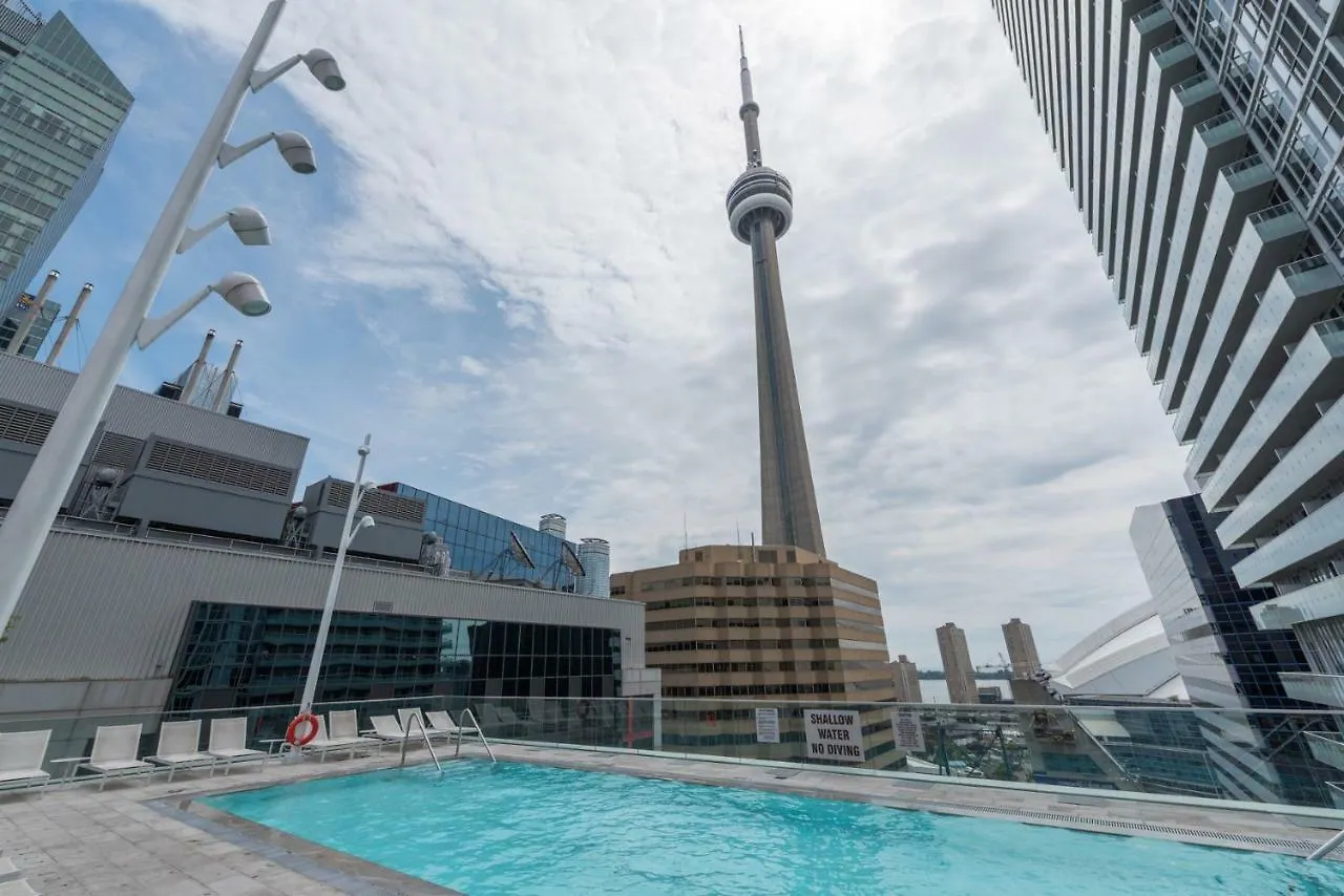 Luxury Condo On Cn Tower 토론토