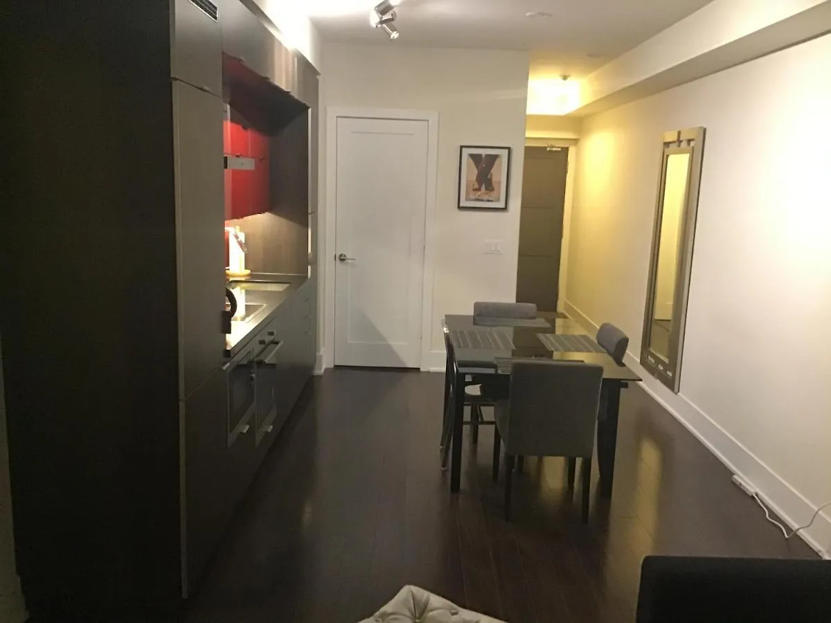 Apartament Luxury Condo On Cn Tower Toronto