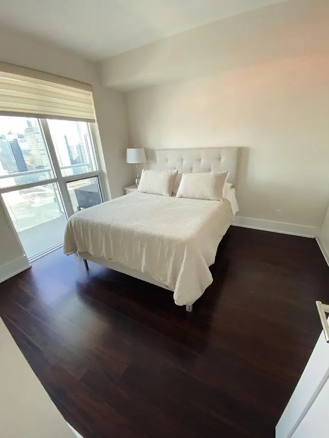 Luxury Condo On Cn Tower Toronto Apartament